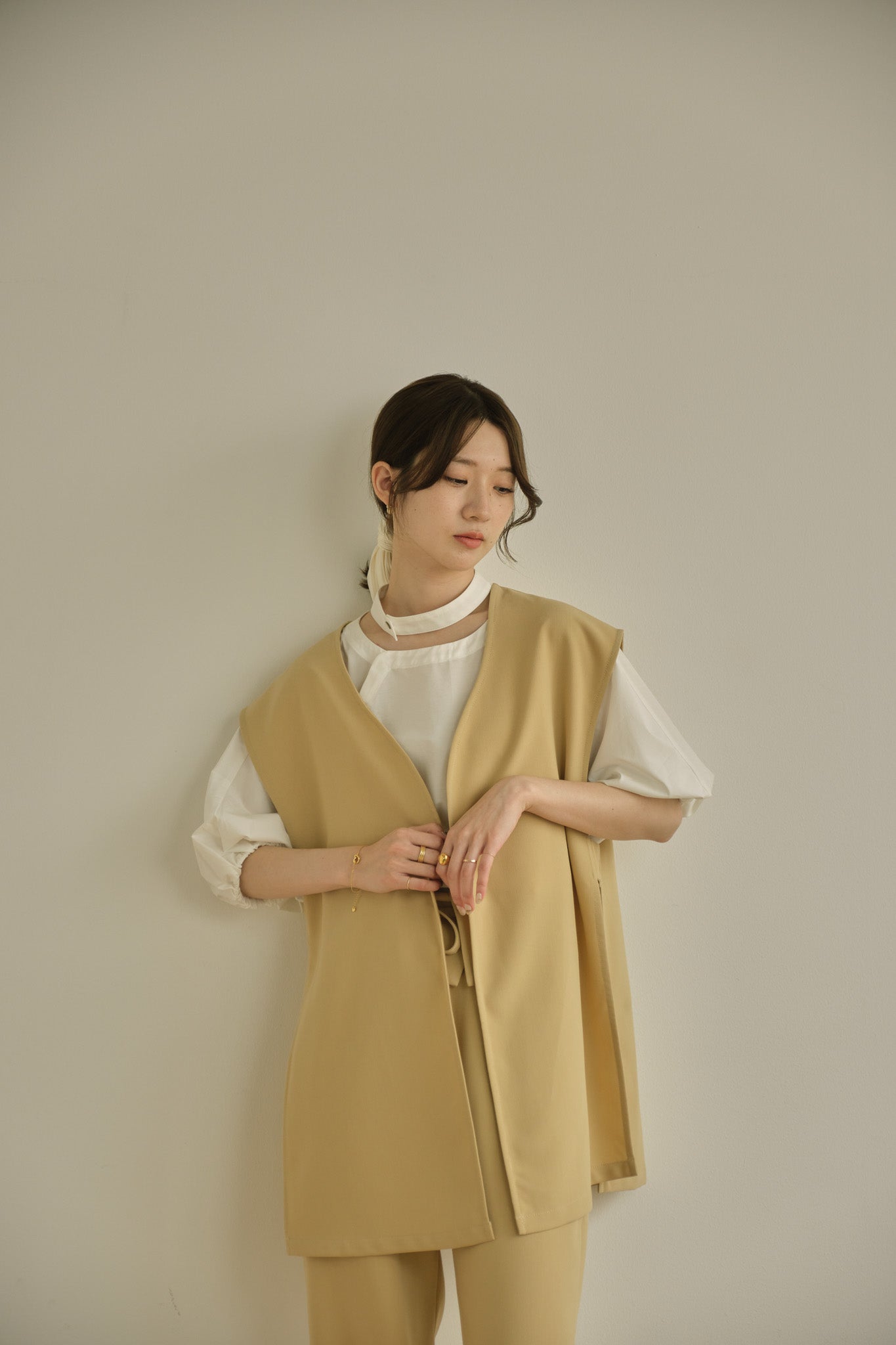 【23SS】no collar slit middle vest