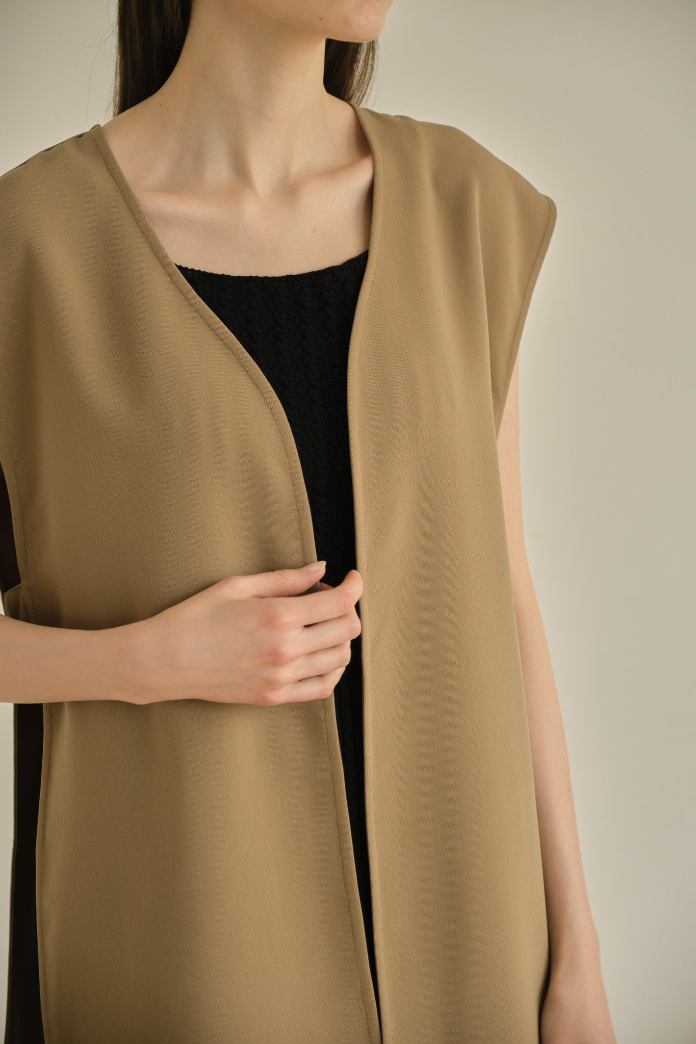 【23SS】no collar slit middle vest