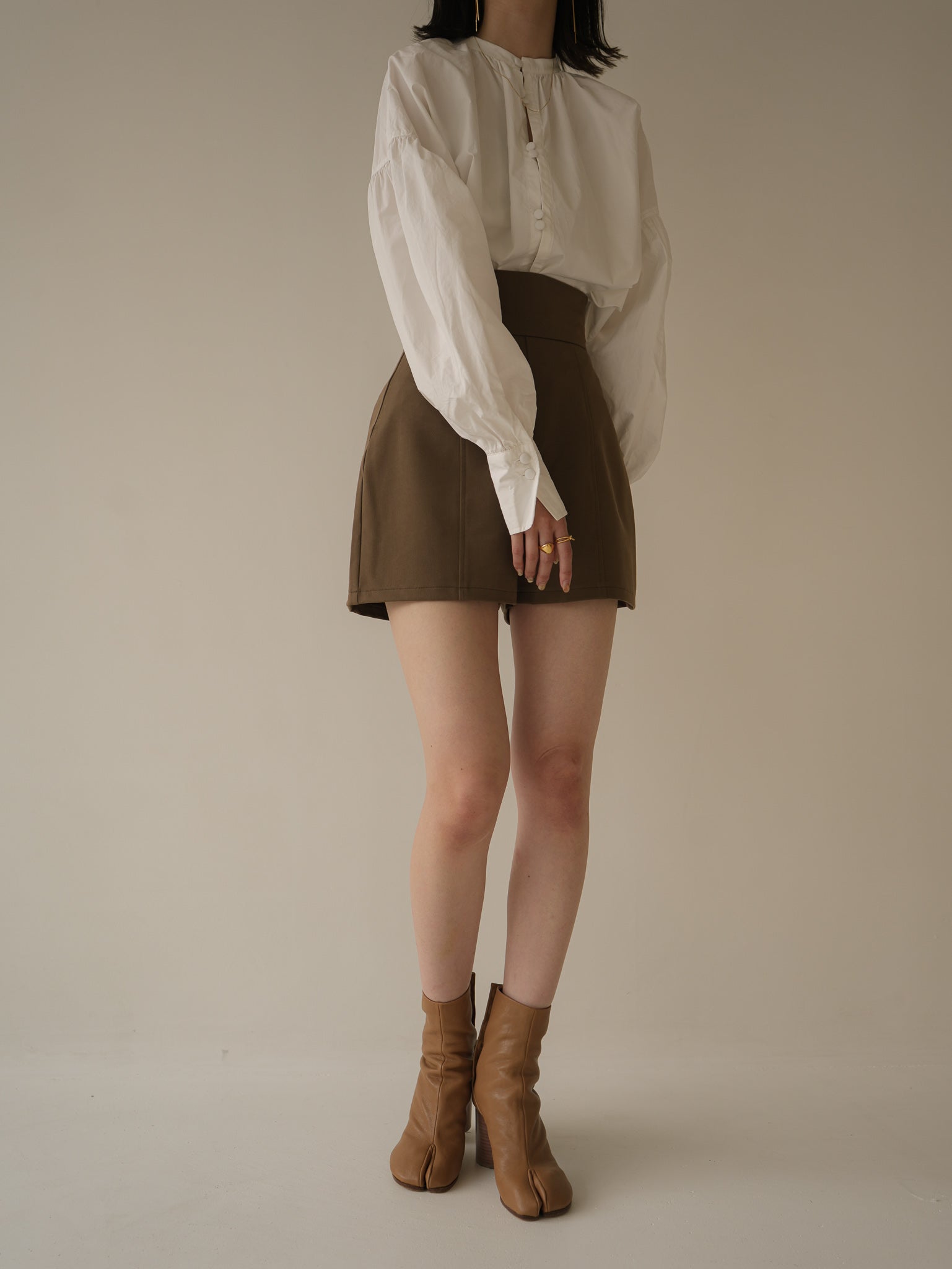 【22AW】back button gather blouse