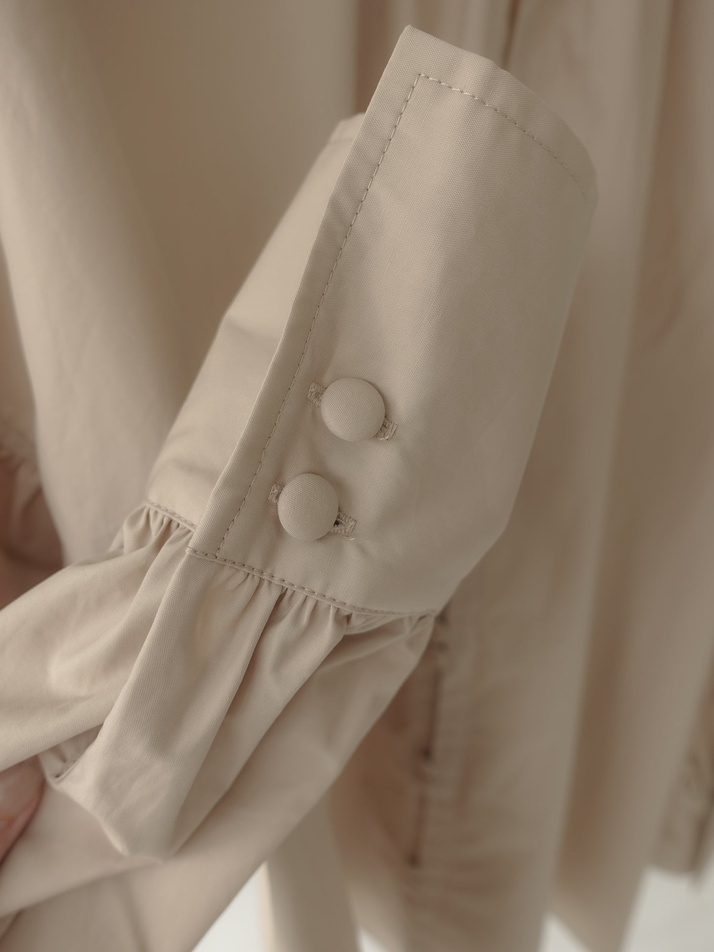【22AW】back button gather blouse