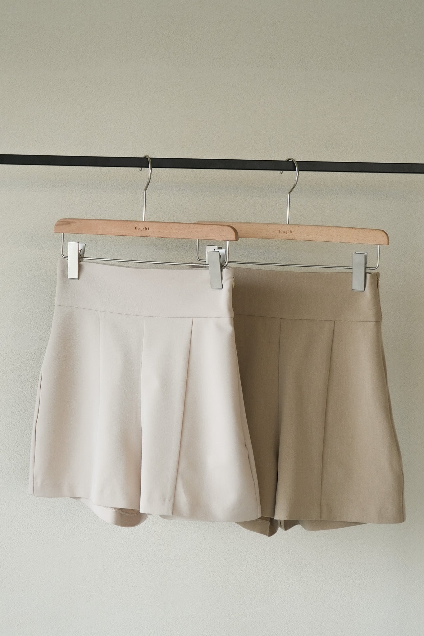 basic high-waist short pants